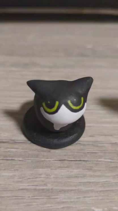 Mole Made Maxwell Spinning Cat